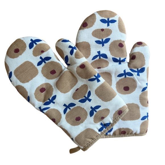 Oven mitts, soft, durable, floral, baking mitts, set of 2 mitts. - Picture 2 of 3